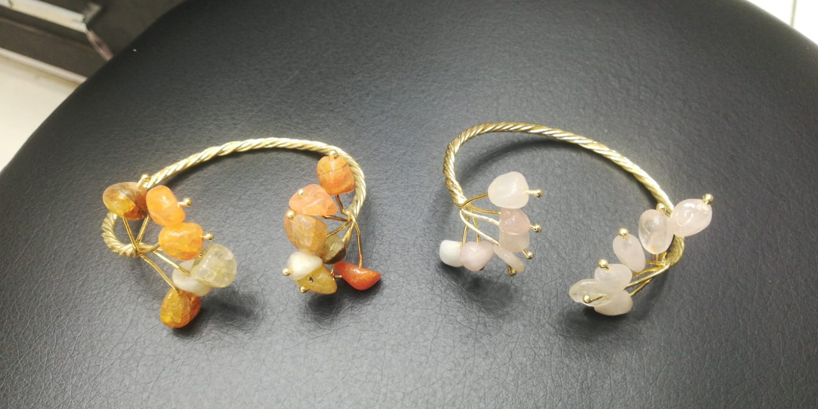 Metal Bracelet with Pearls Walsh Trader
