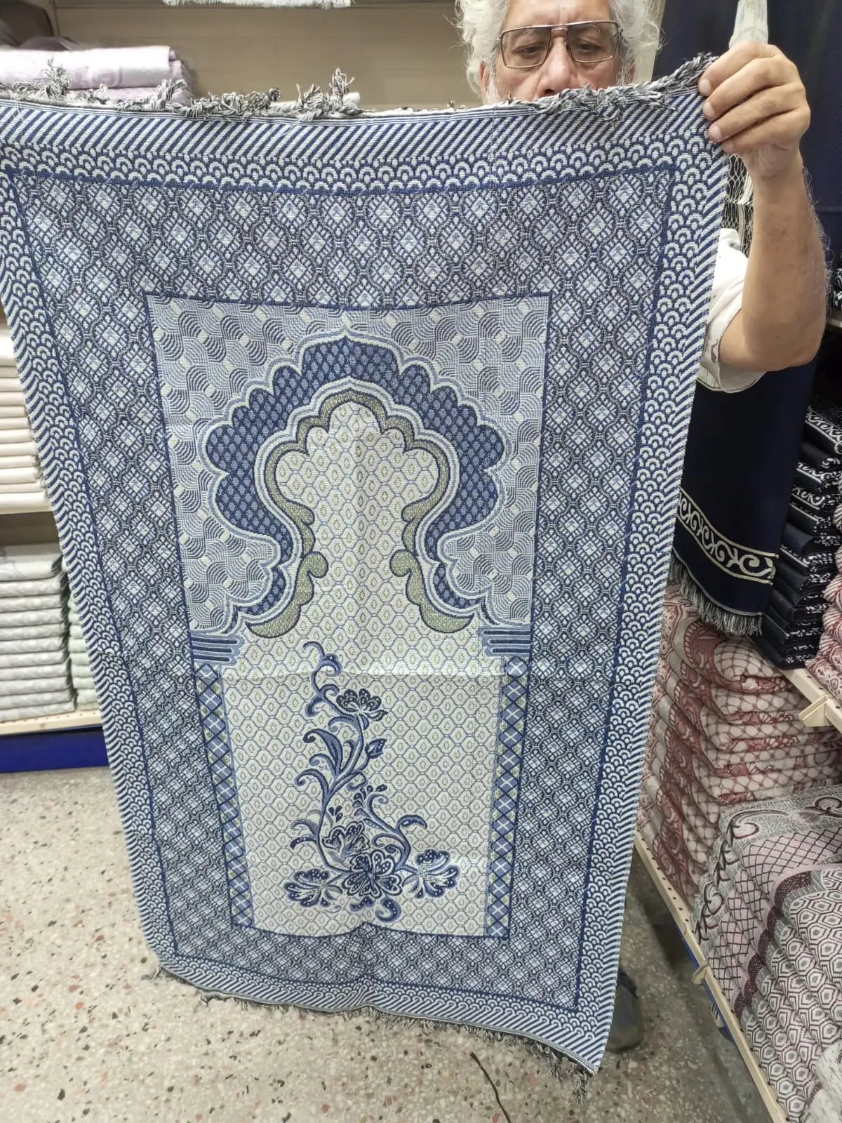 Prayer Mat (Price per 10 Pieces) Walsh Trader